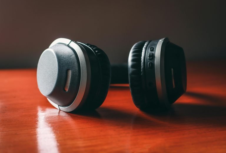 Best Noise-Cancelling Headphones for Bass Lovers