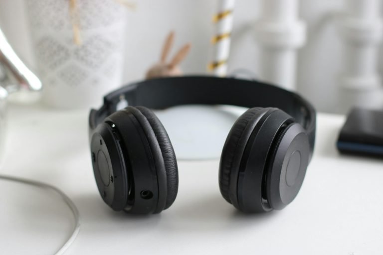 Top Noise-Cancelling Headphones for Small Ears