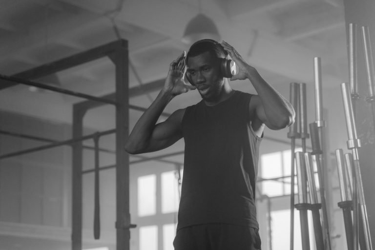 Top Lightweight Headphones for Long-Distance Running